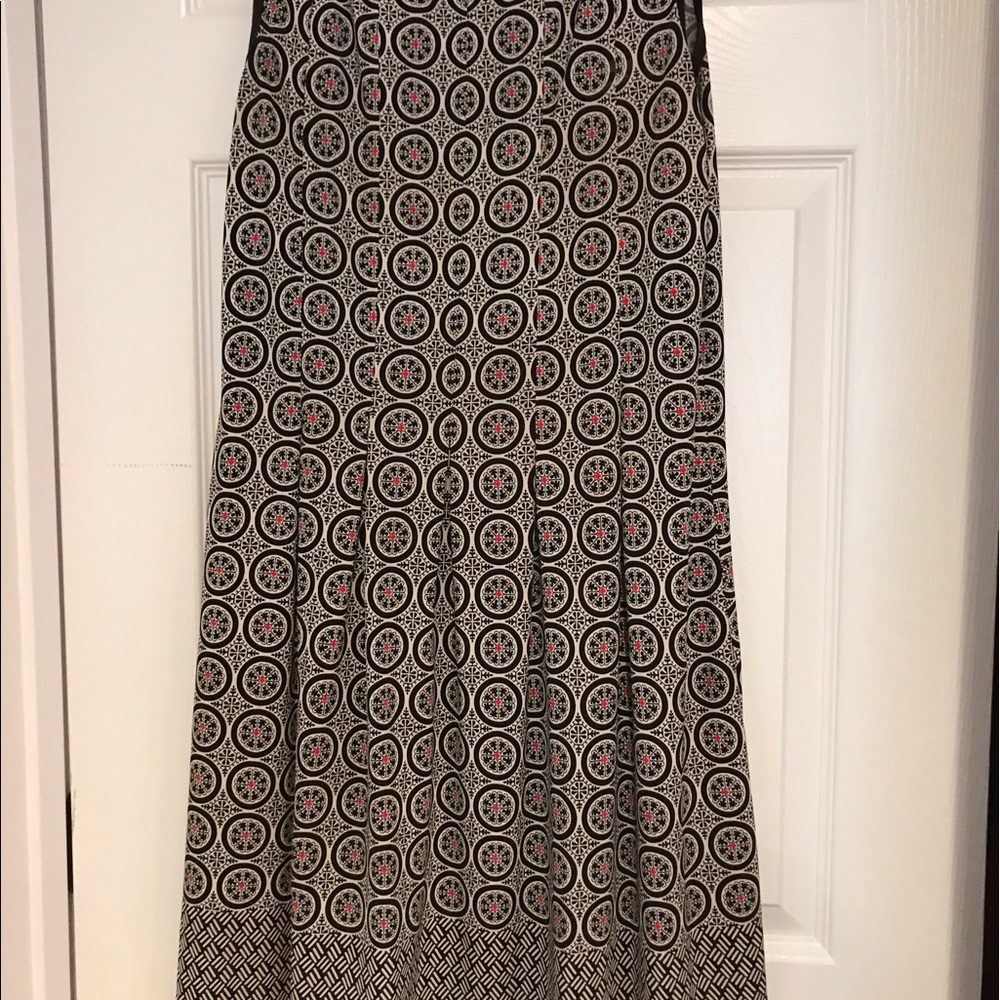 Black and white sleeveless Summer dress